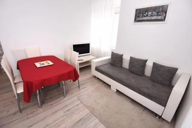 Kampo דירה זאדאר